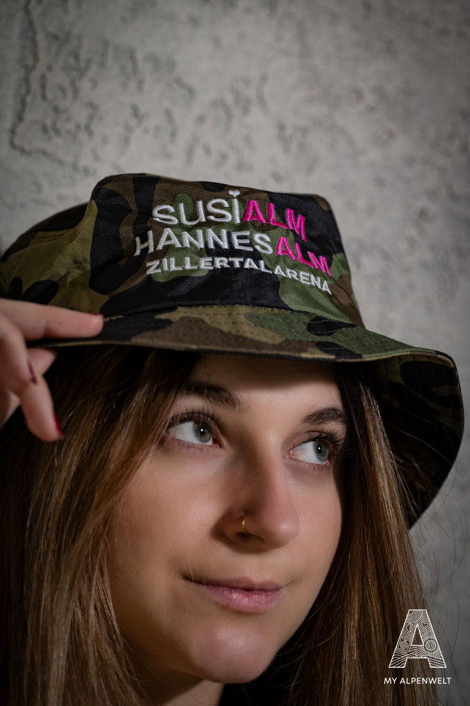 Camouflage Fischerhut mit Susi Alm, Hannes Alm und Zillertal Arena Logo