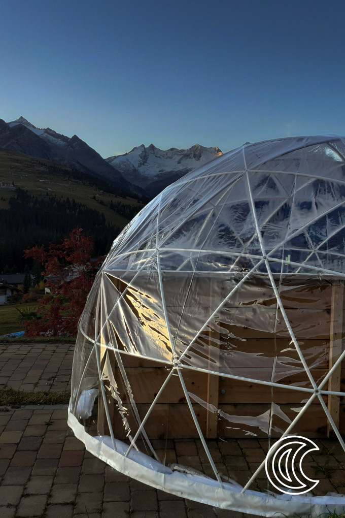 Darstellung Sky Bed  mit transparentem Kuppelzelt